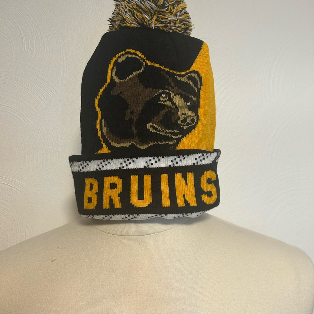 Boston Bruins Pom-Pom Beanie - Black and Yellow NWT